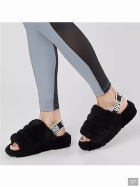 UGG Women's Fluff Yeah Slide - Black